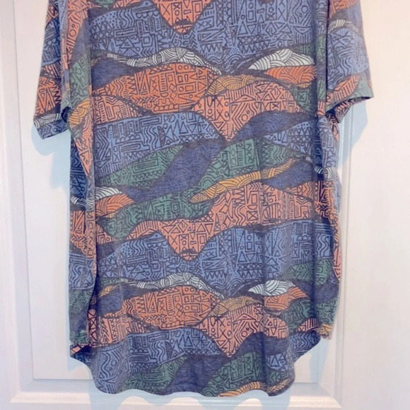 Lularoe Irma top size XLArge - Picture 8 of 8
